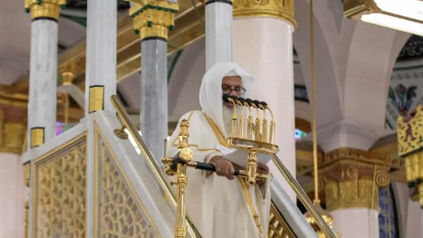 الدكتور علي بن عبد