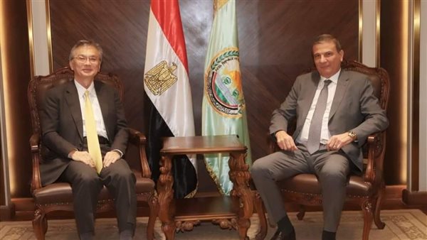 وزير الزراعة وسفير