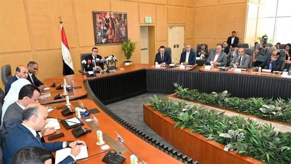 وزير الإسكان 