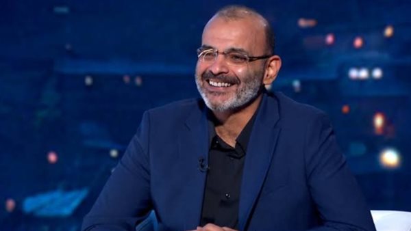 أيمن بهجت قمر 