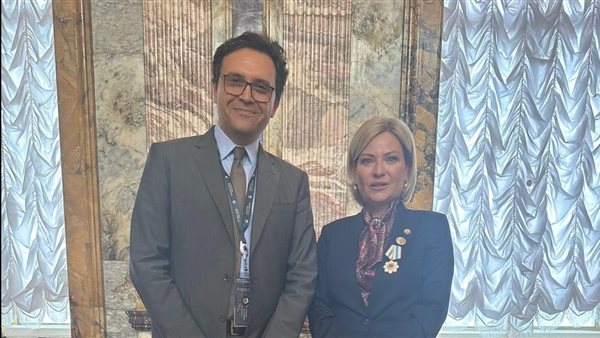 وزير الثقافة ونظيرته