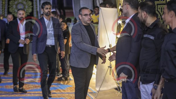 وفد الأهلي يقدم العزاء