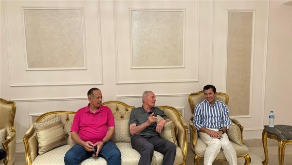 الوزير أشرف صبحي