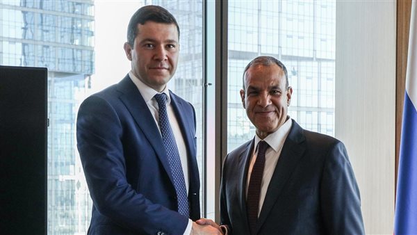  وزير الخارجية يجتمع