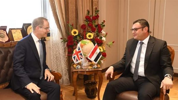 وزير الإسكان 