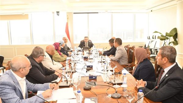 وزير الإسكان 