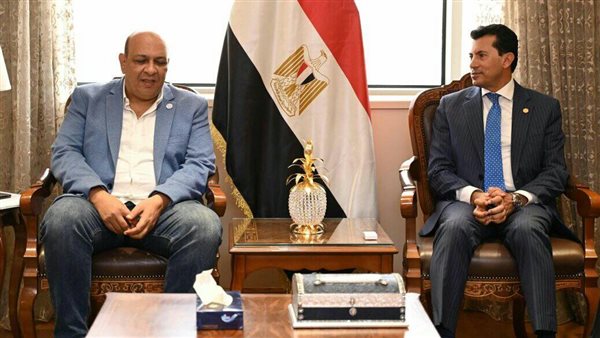 وزير الشباب والرياضة