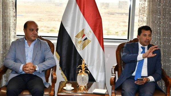 اجتماع وزير الشباب