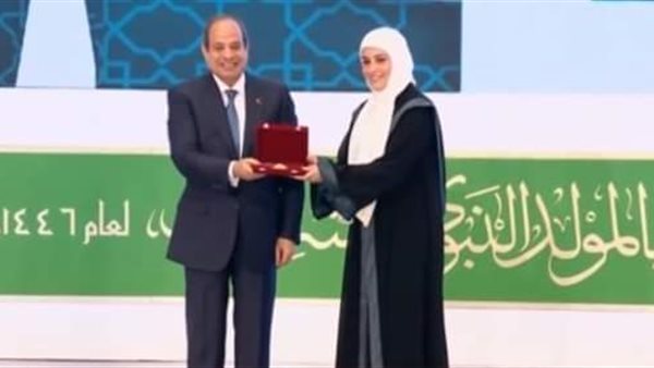 القومى للمرأة  يهنئ