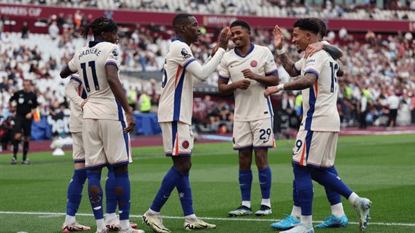 لاعبو البلوز يحتفلون