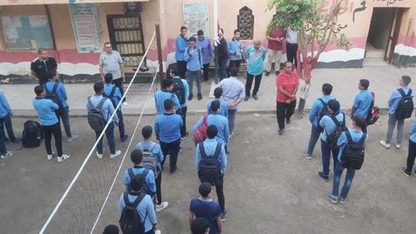 طلاب الصفوف الأولي