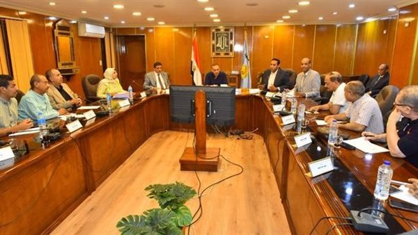 محافظ أسيوط يترأس