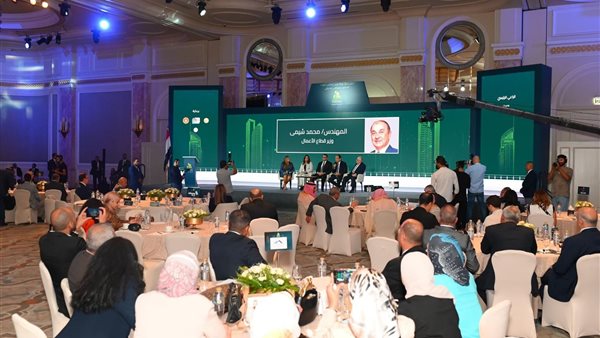 مشاركة وزير قطاع