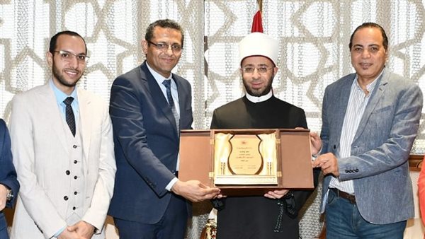 وزير الأوقاف ونقيب