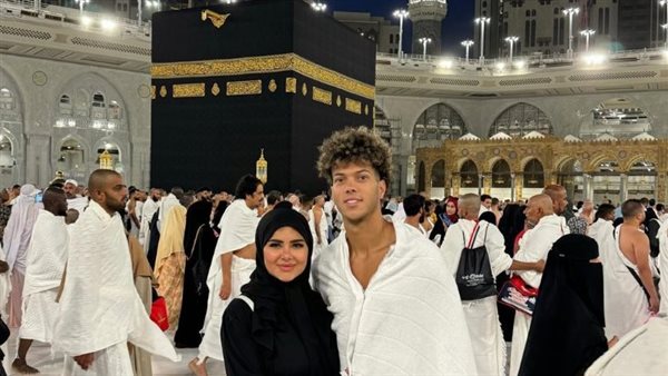 إمام عاشور وزجته