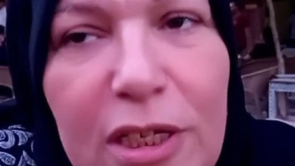 والدة مسلم تفتح النار