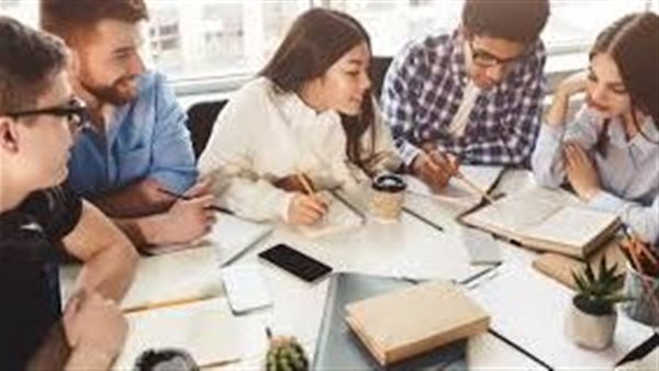 طلاب الجامعة 