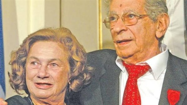 يوسف شاهين وزوجته