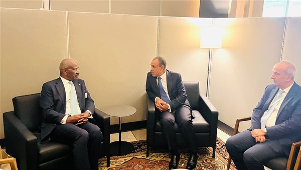 وزير الخارجية بدر