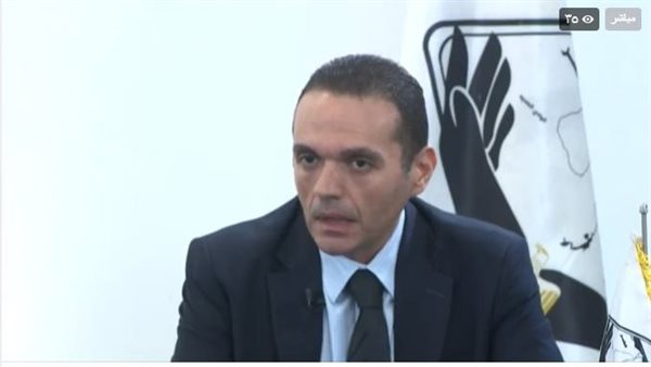  الدكتور مدحت نافع،