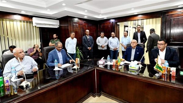 وزير الإسكان 