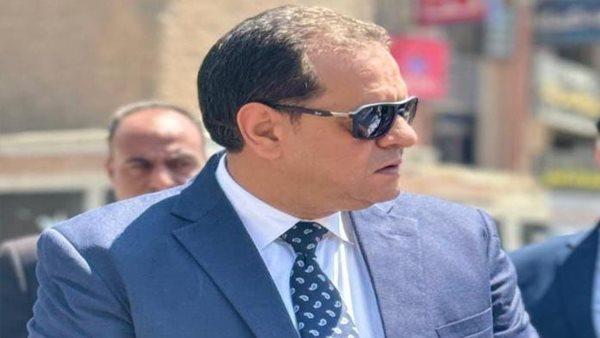 اللواء أحمد عزت مدير