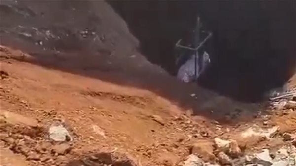 لحظة انتشال جثمان