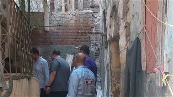 انهيار عقار