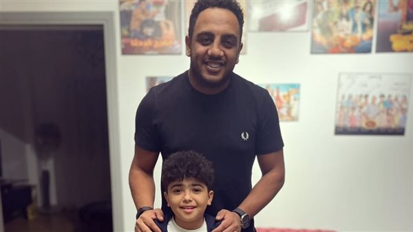 أوس أوس والطفل علي