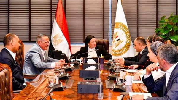 وزيرة البيئة 