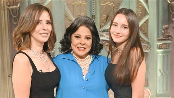 إيمان العاصي وابنتها