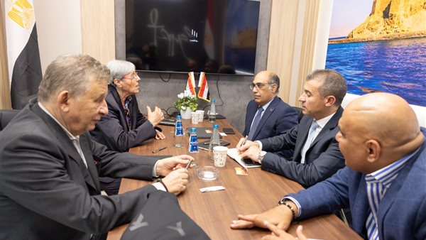 جانب من الاجتماعات