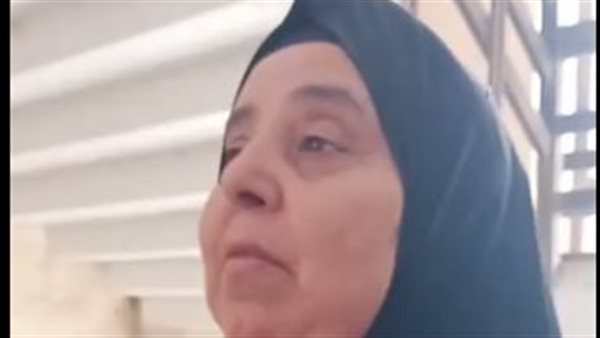 والدة الشاب ضحية