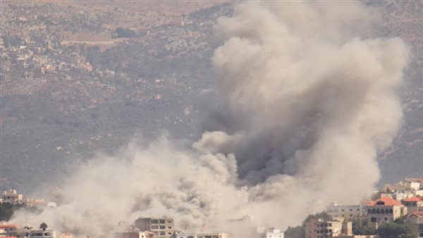 شاب لبناني يرثي خطيبته