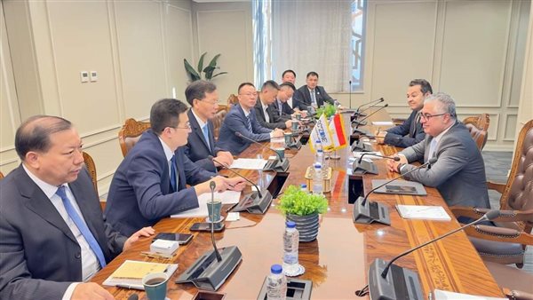 رئيس اقتصادية قناة