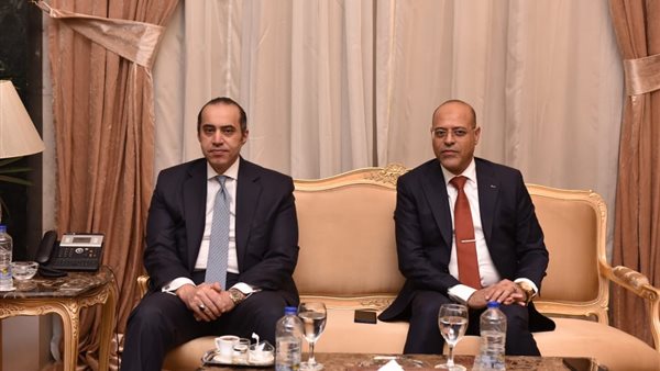 جانب من الجلسة 