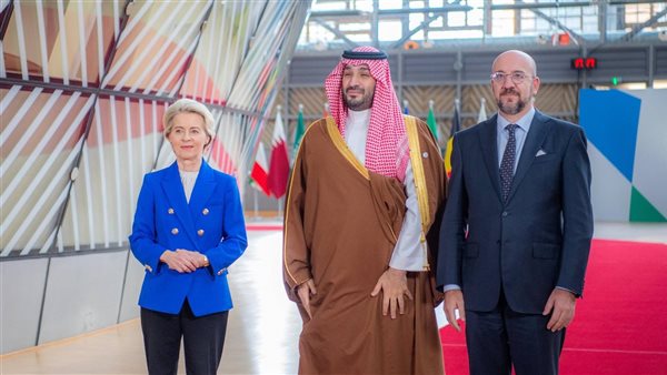 أول قمة خليجية -