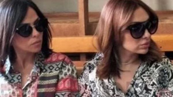 نبيلة عوض وشقيقتها