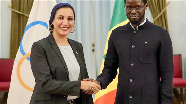 آية مدني مع توماس