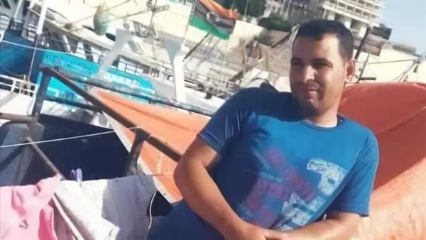 انفجار قارب صيد في