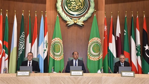 السفير حسام زكي 