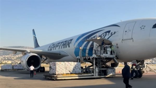 وصول طائرة مساعدات