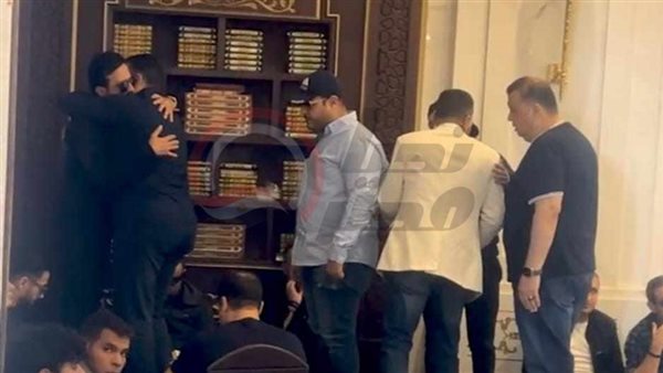 أحمد عصام في جنازة