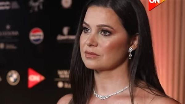 يسرا اللوزي 