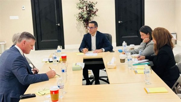 وزير الاستثمار 