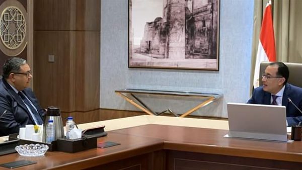 رئيس الوزراء مع الدكتور