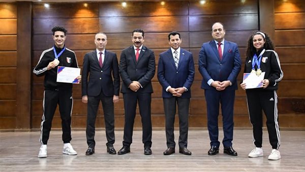 وزير الشباب والرياضة