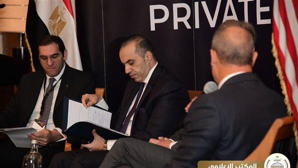 الوزير محمود فوزي