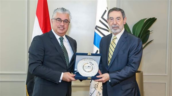 رئيس اقتصادية قناة