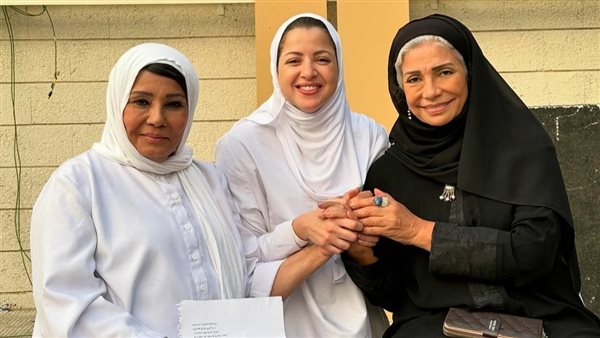 منى فاروق رفقة سوسن